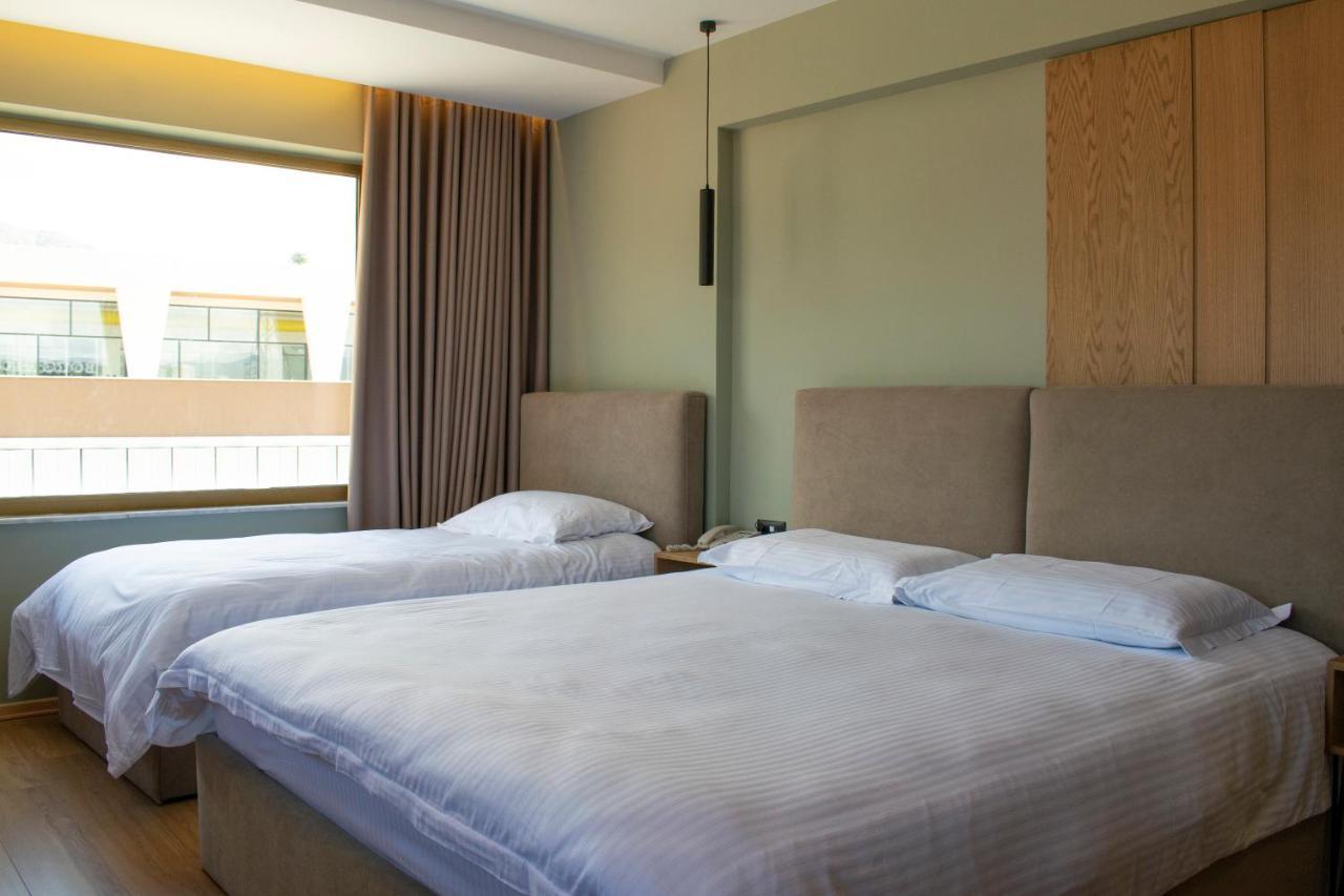 Bocca Hotel Korce Exterior photo