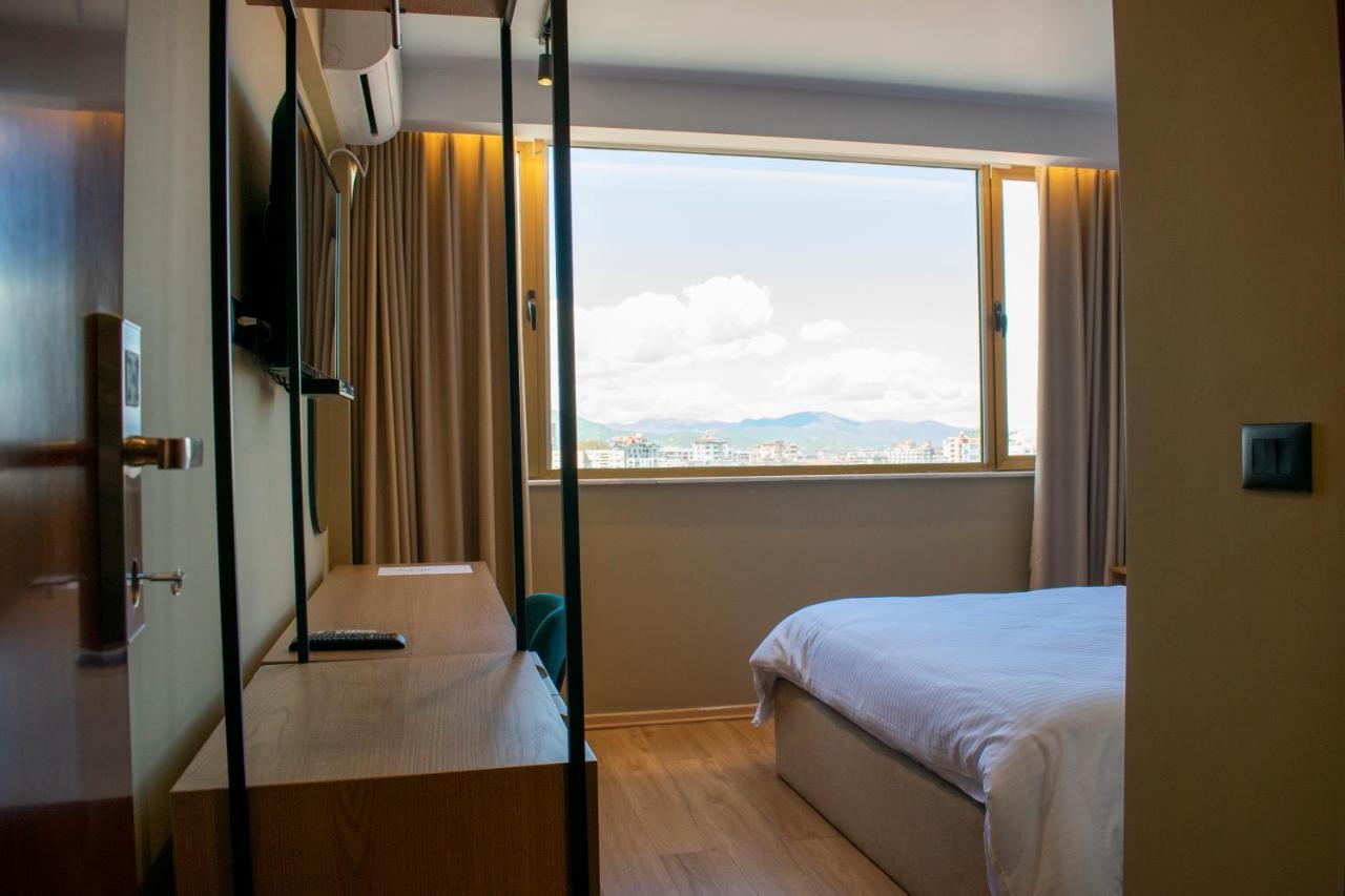 Bocca Hotel Korce Exterior photo
