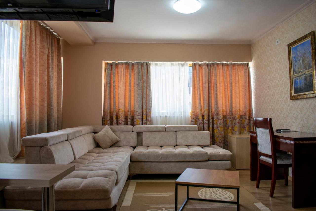 Bocca Hotel Korce Exterior photo